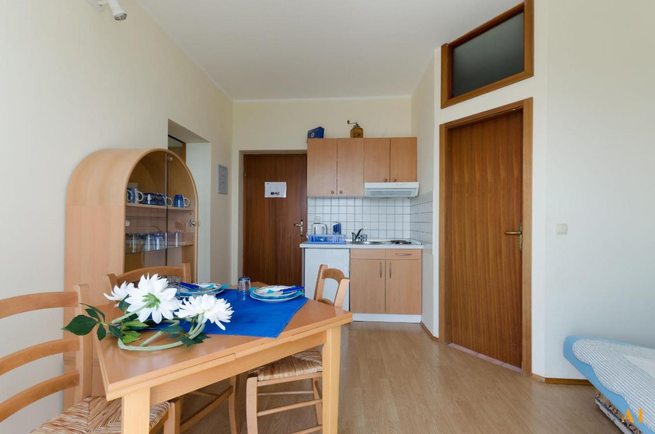 Apartments And Room Drazen Нови-Винодолски Экстерьер фото