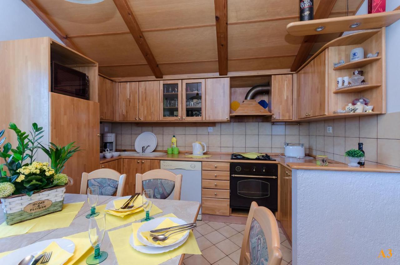 Apartments And Room Drazen Нови-Винодолски Экстерьер фото